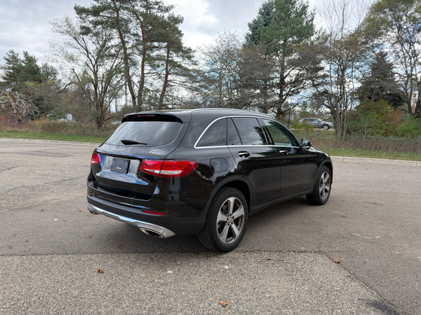 2016 Mercedes-Benz Glc300 4MATIC 4D SUV