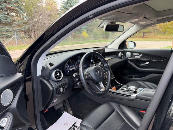 2016 Mercedes-Benz Glc300 4MATIC 4D SUV