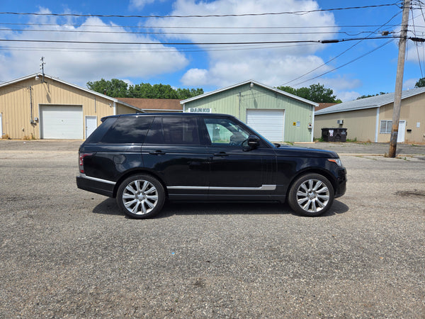2015 Land Rover Range Rover Supercharged V8 4D SUV